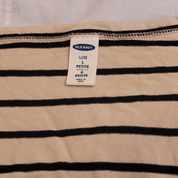 3/$25 Old Navy neutral striped v-neck tank, size petite L - Picture 2 of 5